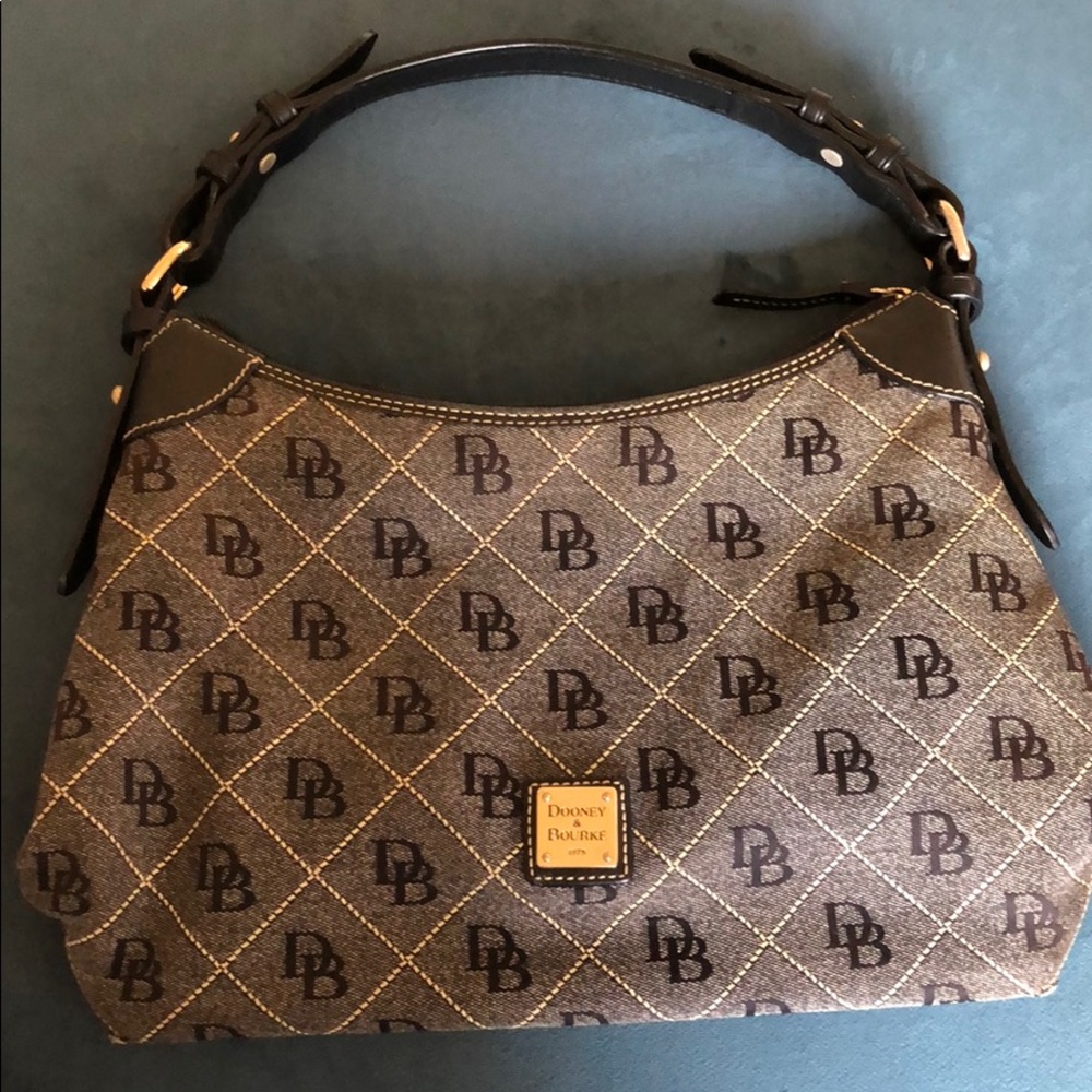 Dooney ana Burke purse